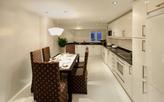Ático de 3 dormitorios en Puerto Banus