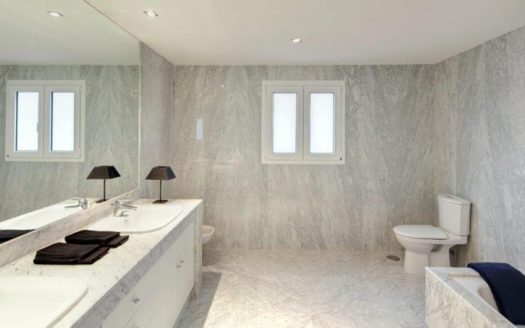 Ático de 3 dormitorios en Puerto Banus