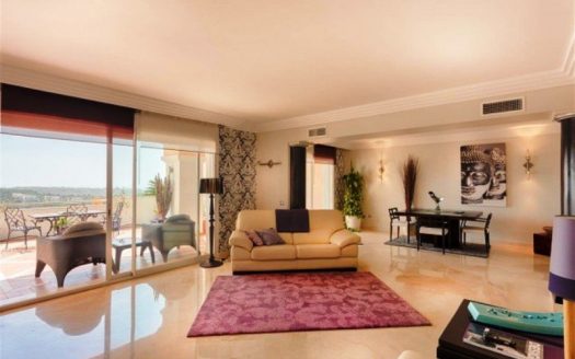 Ático de 3 dormitorios en Nueva Andalucia