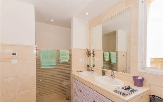 Ático de 3 dormitorios en Nueva Andalucia