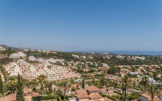 Ático de 3 dormitorios en Nueva Andalucia