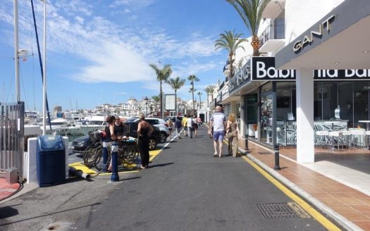Apartamento de 3 dormitorios en Puerto Banus