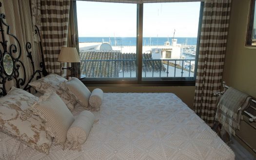 Apartamento de 3 dormitorios en Puerto Banus