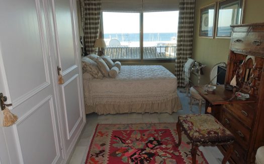 Apartamento de 3 dormitorios en Puerto Banus