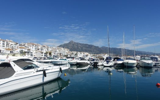 Apartamento de 3 dormitorios en Puerto Banus