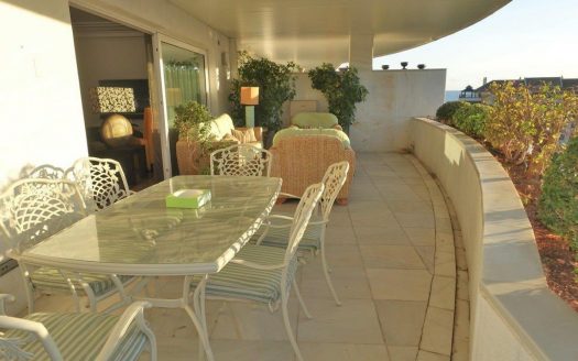 Apartamento de 2 dormitorios en Nueva Andalucia