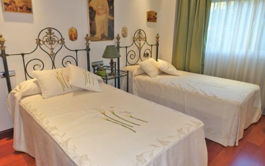 Apartamento de 2 dormitorios en Nueva Andalucia