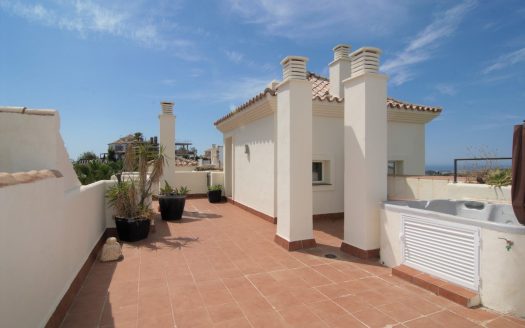 3 bedrooms Apartment in Benahavis