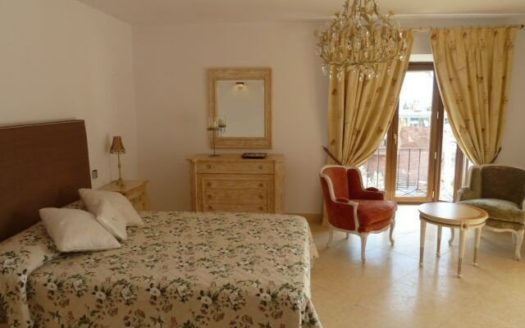 Villa de 5 dormitorios en Milla de Oro