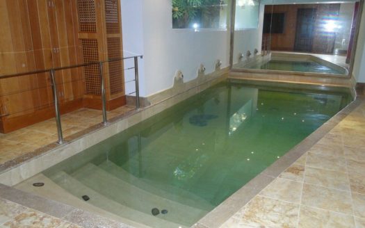 Villa de 5 dormitorios en Milla de Oro