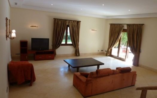 Villa de 5 dormitorios en Milla de Oro