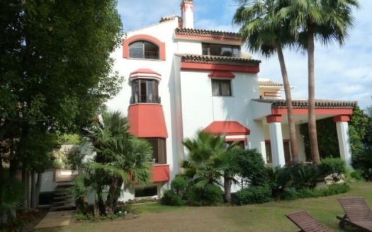 Villa de 5 dormitorios en Milla de Oro