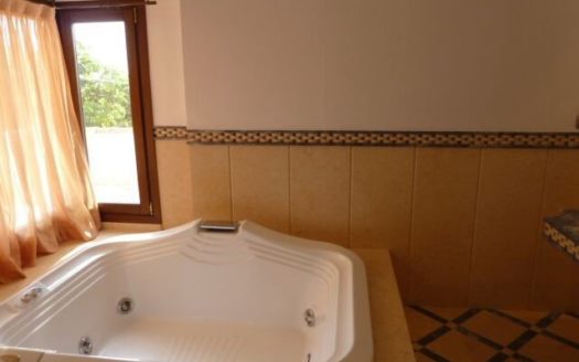 Villa de 5 dormitorios en Milla de Oro