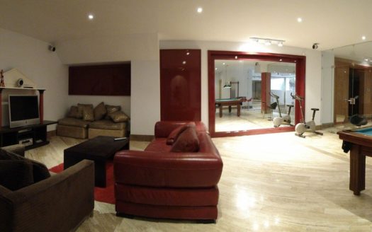 Villa de 5 dormitorios en Milla de Oro