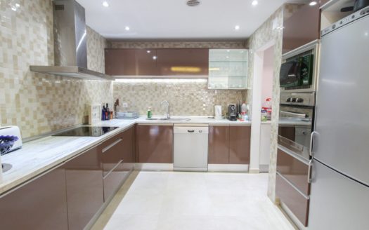 Apartamento de 2 dormitorios en Nueva Andalucia