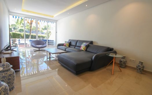 Apartamento de 2 dormitorios en Nueva Andalucia