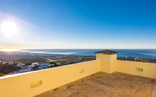 Ático de 4 dormitorios en Los Monteros Hill Club