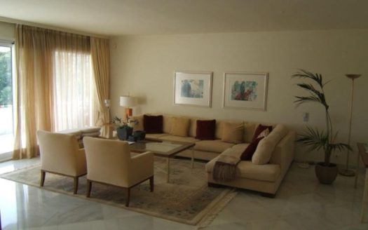 Ático de 4 dormitorios en Nueva Andalucia