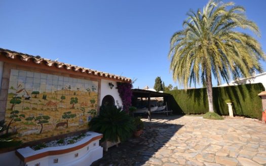 Villa de 4 dormitorios en El Paraiso