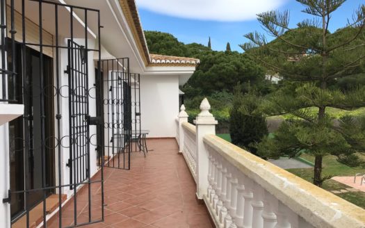 Villa de 4 dormitorios en Elviria