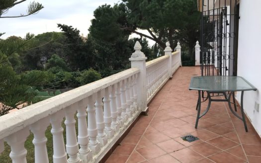 Villa de 4 dormitorios en Elviria