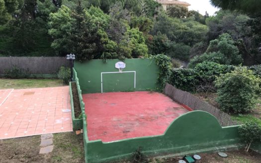 Villa de 4 dormitorios en Elviria