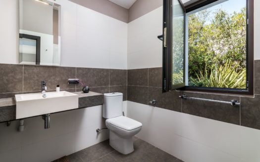 Villa de 5 dormitorios en Nueva Andalucia