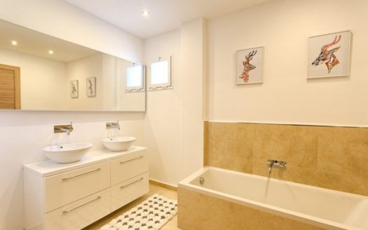 Apartamento de 2 dormitorios en Nueva Andalucia