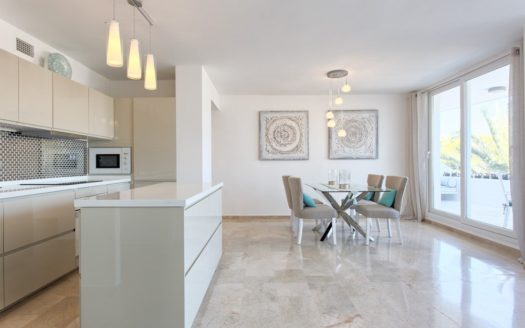 Apartamento de 2 dormitorios en Nueva Andalucia