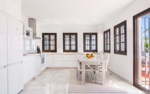 Apartamento de 3 dormitorios en Nueva Andalucia