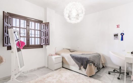 Apartamento de 3 dormitorios en Nueva Andalucia