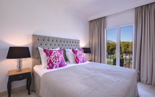 2 bedrooms Apartment in Benahavis