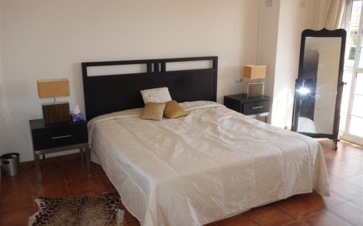 Villa de 4 dormitorios en Nueva Andalucia