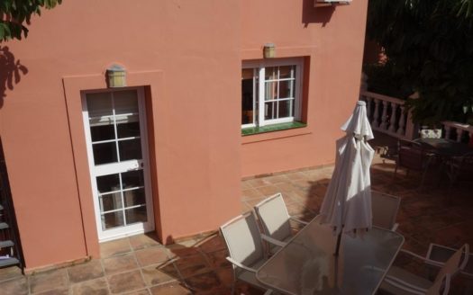 Villa de 4 dormitorios en Nueva Andalucia