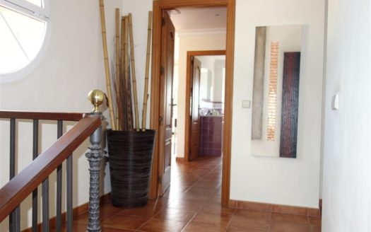 Villa de 4 dormitorios en Nueva Andalucia