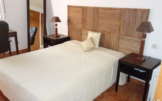 Villa de 4 dormitorios en Nueva Andalucia