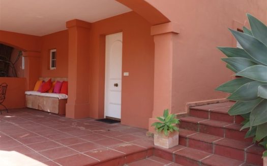 Villa de 4 dormitorios en Nueva Andalucia