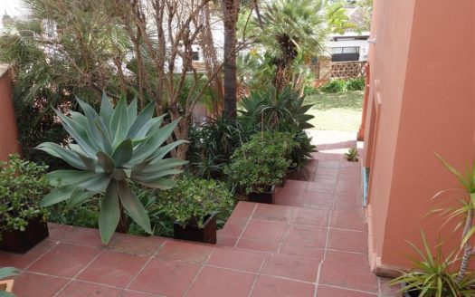 Villa de 4 dormitorios en Nueva Andalucia