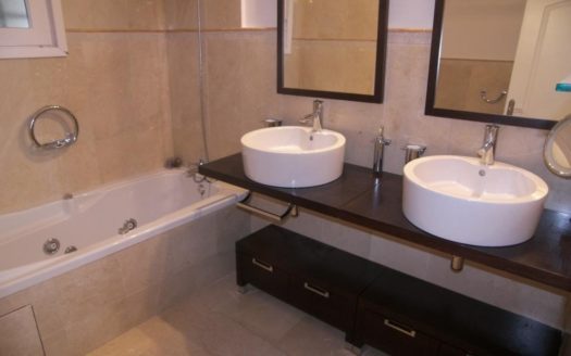 Apartamento de 3 dormitorios en Puerto Banus