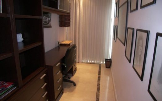 Apartamento de 3 dormitorios en Puerto Banus