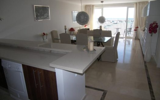 Apartamento de 3 dormitorios en Puerto Banus