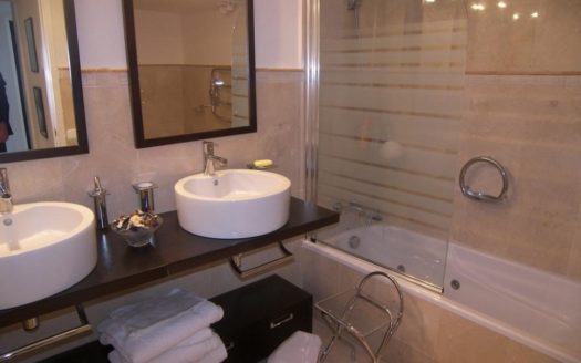 Apartamento de 3 dormitorios en Puerto Banus