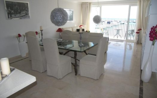 Apartamento de 3 dormitorios en Puerto Banus