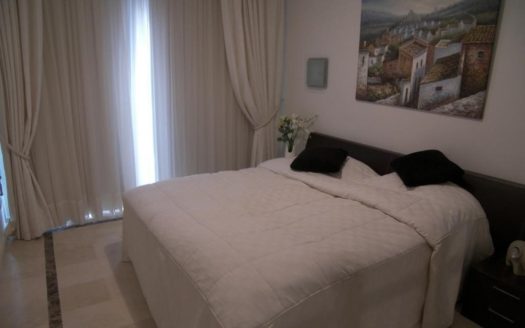 Apartamento de 3 dormitorios en Puerto Banus