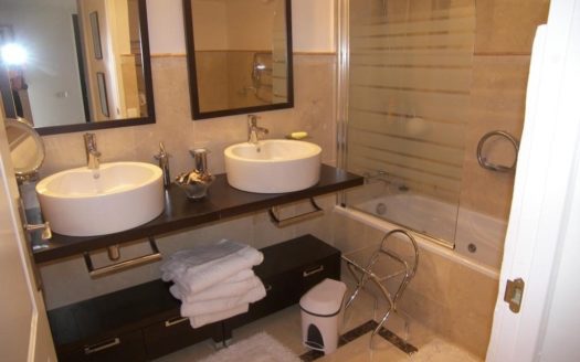 Apartamento de 3 dormitorios en Puerto Banus