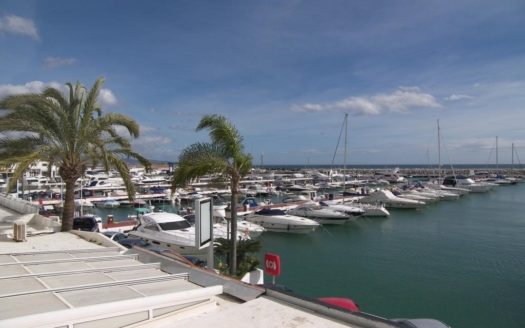 Apartamento de 3 dormitorios en Puerto Banus