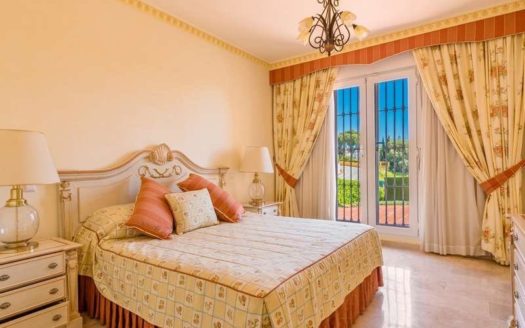 Villa de 5 dormitorios en Elviria