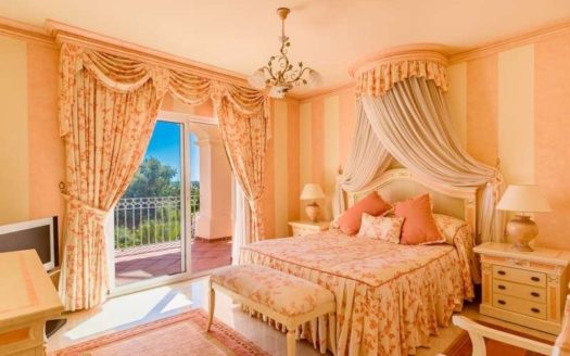 Villa de 5 dormitorios en Elviria