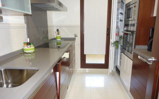 Apartamento de 2 dormitorios en Medina de Banús