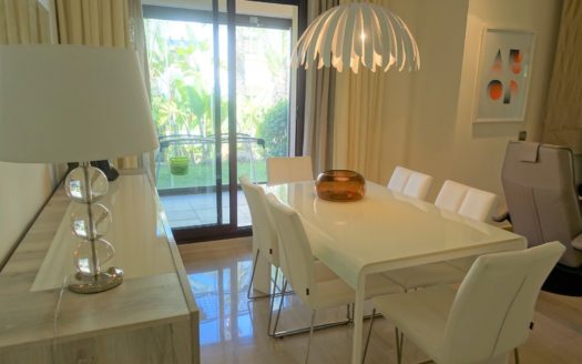 Apartamento de 2 dormitorios en Medina de Banús